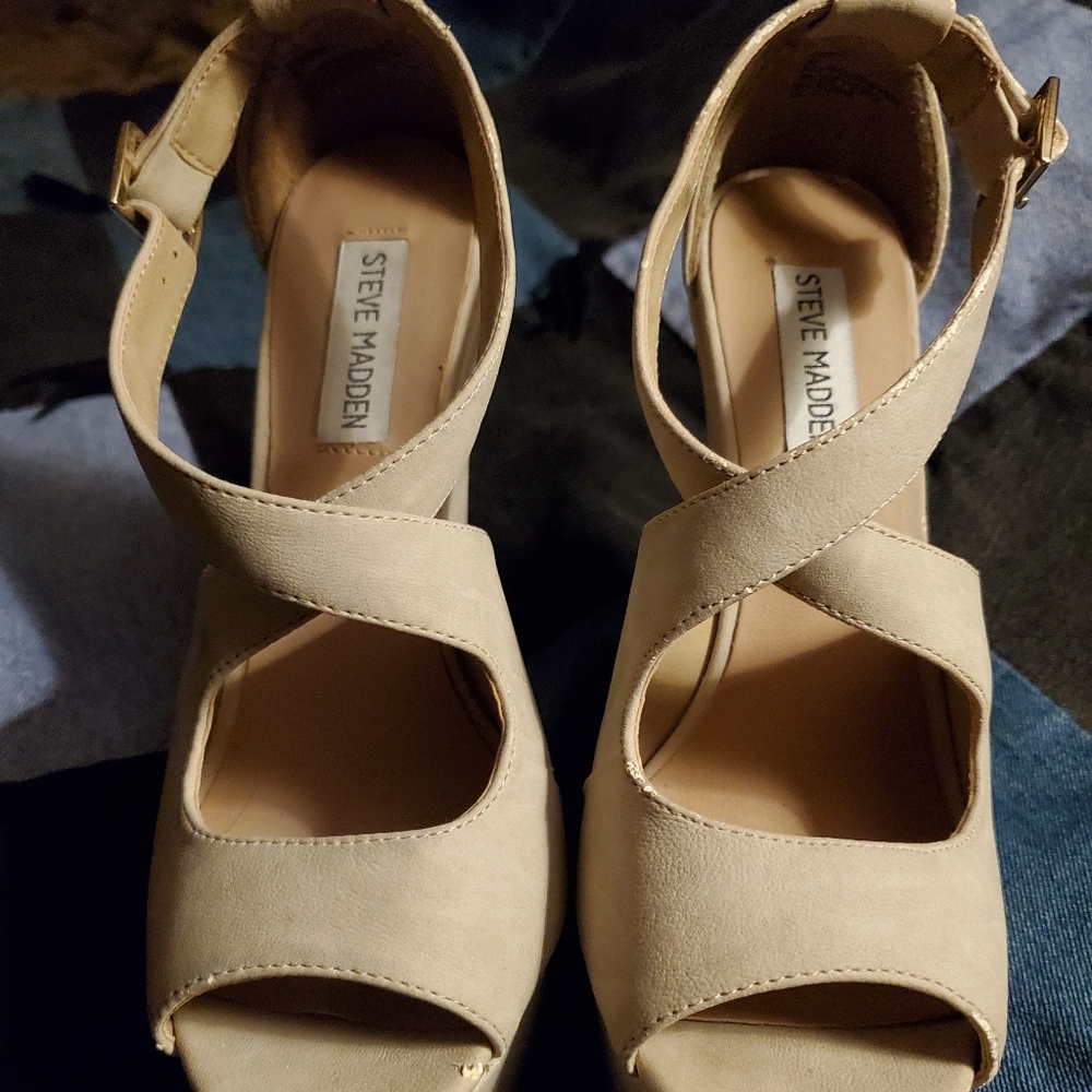 Steve Madden wedges size 7